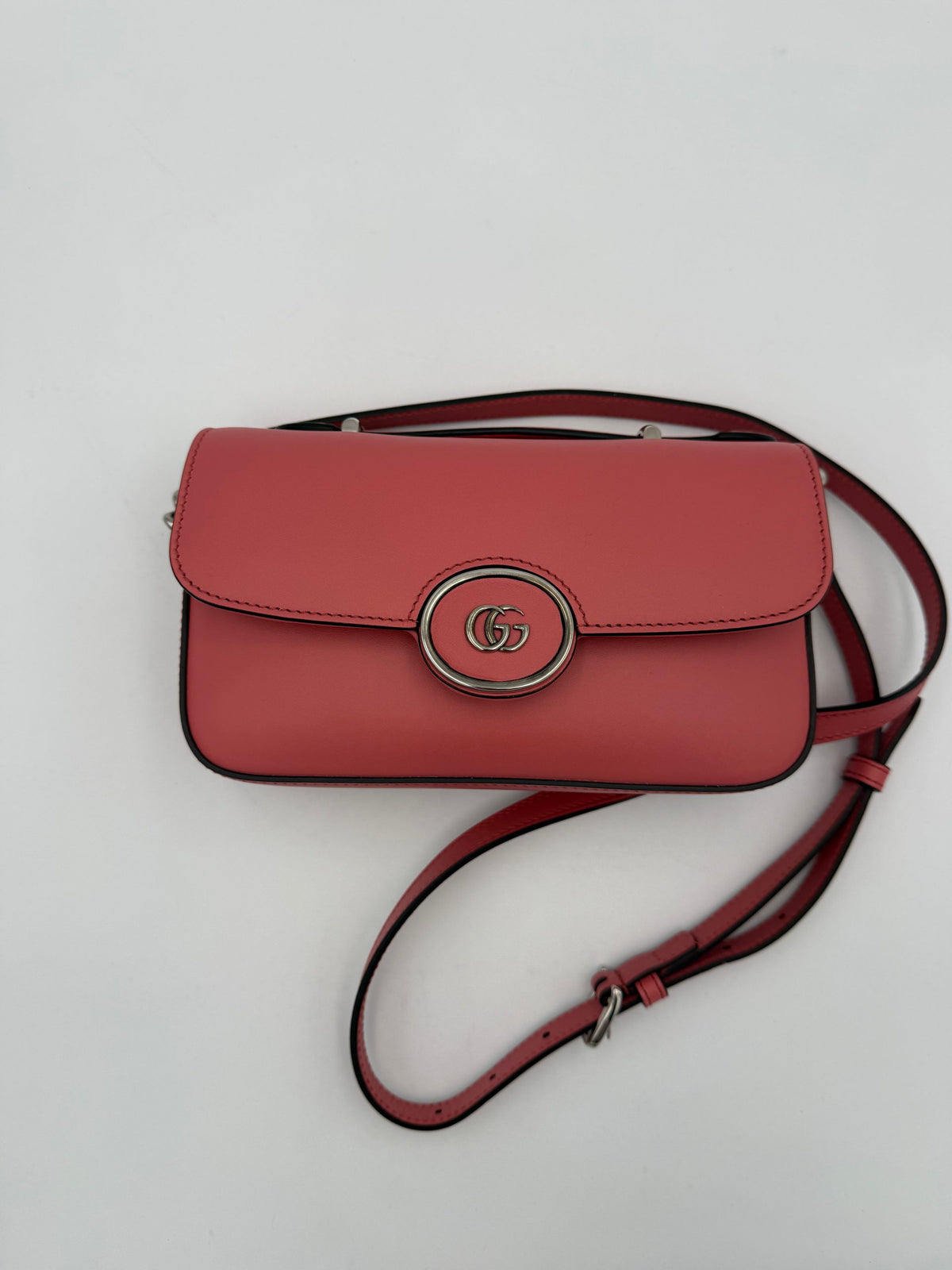 GUCCI GG Marmont in Leather Shoulder Bag