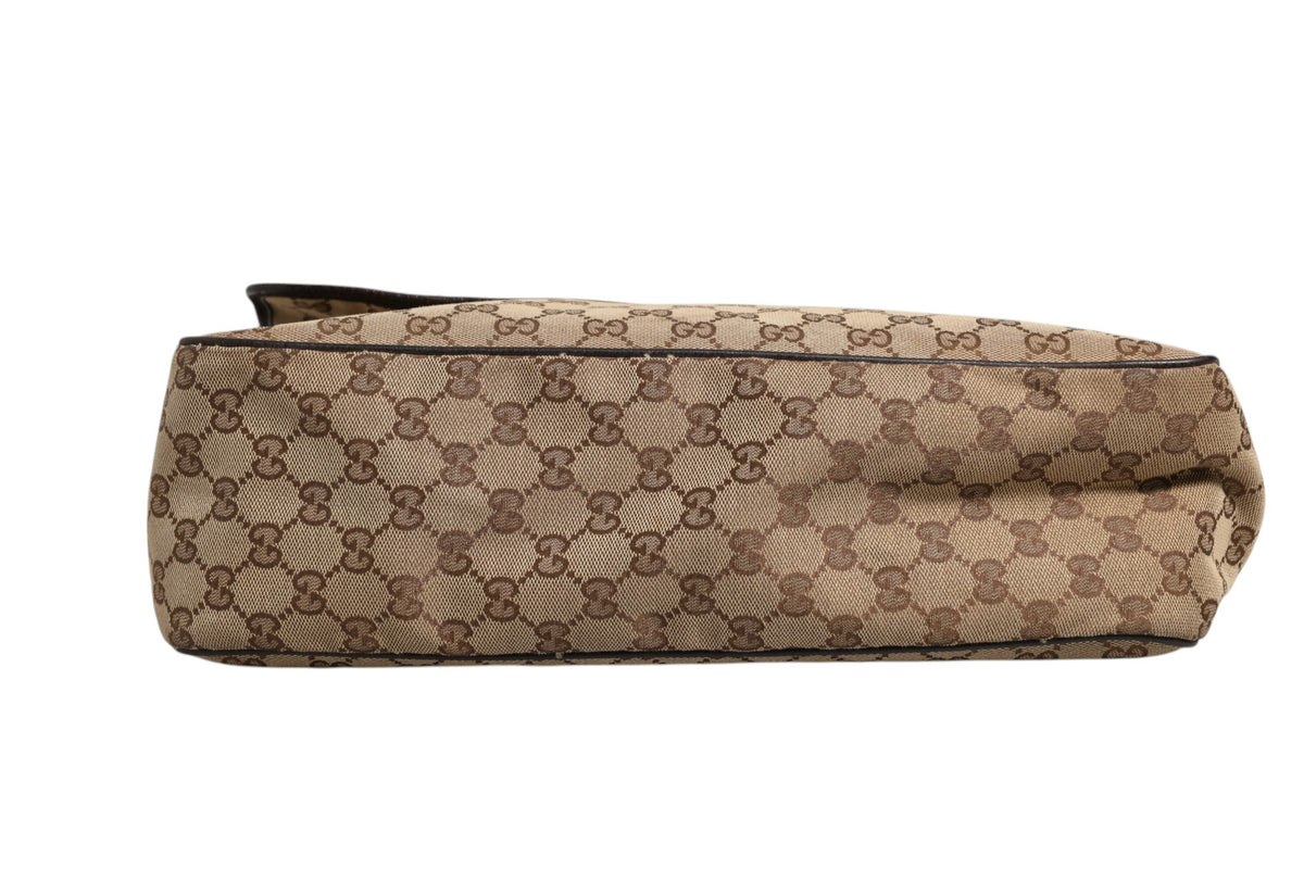 GG Canvas Flap Messenger Bag